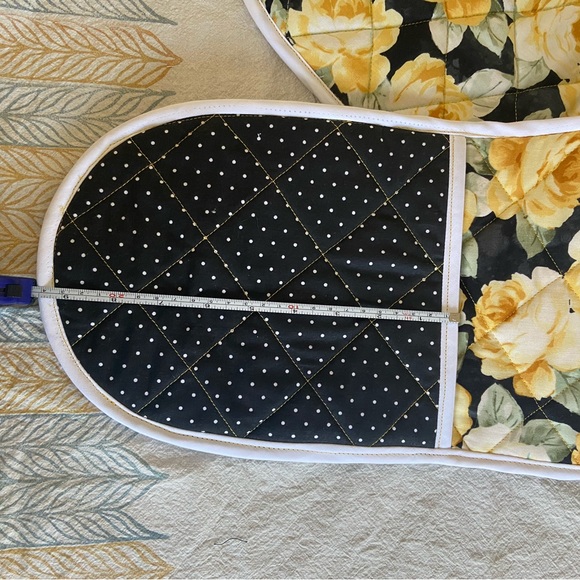 Quilted double oven mitten - Picture 11 of 13